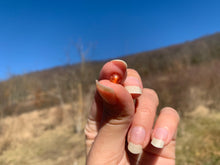 Charger l'image dans la galerie, Perles en pierre de soleil non percées