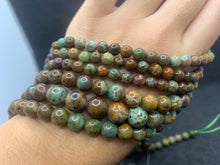 Charger l'image dans la galerie, Perles en calcédoine entre 6 et 10mm
