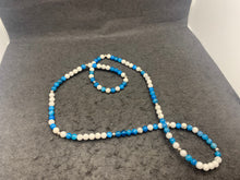 Charger l'image dans la galerie, Mala "Nouveau départ" en apatite bleue et howlite