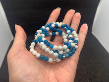 Charger l'image dans la galerie, Mala "Nouveau départ" en apatite bleue et howlite