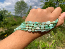 Charger l'image dans la galerie, Perles en chrysoprase, forme petit galet
