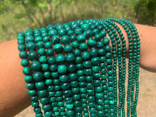 Charger l'image dans la galerie, Perles en malachite entre 4 et 12mm MD