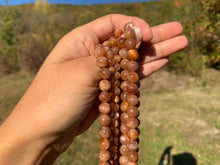 Charger l'image dans la galerie, Perles en pierre de soleil entre 6 et 8mm