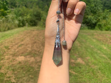 Charger l'image dans la galerie, Pendule en fluorite