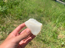 Charger l'image dans la galerie, Pierre de lune blanche brut 1