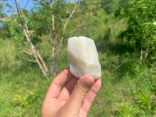 Charger l'image dans la galerie, Pierre de lune blanche brut 1