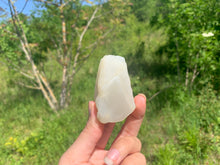 Charger l'image dans la galerie, Pierre de lune blanche brut 1