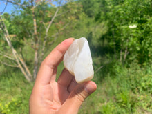 Charger l'image dans la galerie, Pierre de lune blanche brut 2