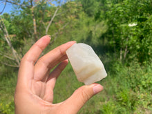 Charger l'image dans la galerie, Pierre de lune blanche brut 2