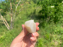 Charger l'image dans la galerie, Pierre de lune blanche brut 2