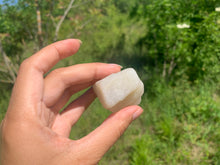 Charger l'image dans la galerie, Pierre de lune blanche brut 2