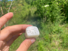 Charger l'image dans la galerie, Pierre de lune blanche brut 4