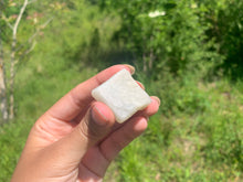 Charger l'image dans la galerie, VENDU Pierre de lune blanche brut 5