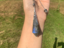 Charger l'image dans la galerie, Pendule en labradorite