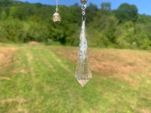 Charger l'image dans la galerie, Pendule en quartz avec inclusions de rutile