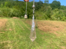 Charger l'image dans la galerie, Pendule en quartz avec inclusions de rutile