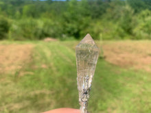 Charger l'image dans la galerie, Pendule en quartz avec inclusions de rutile