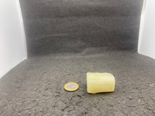 Charger l'image dans la galerie, Pierre de lune blanche brut 4