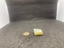 Charger l'image dans la galerie, VENDU Pierre de lune blanche brut 5