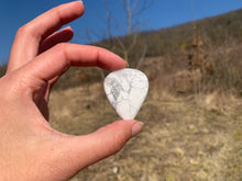 Charger l'image dans la galerie, VENDU Howlite 1