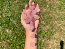 Charger l'image dans la galerie, Quartz rose, pierre roulée
