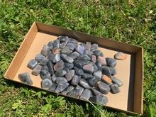 Charger l'image dans la galerie, Labradorite, pierre roulée