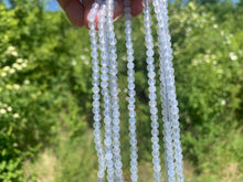 Charger l'image dans la galerie, Perles en calcédoine bleue CD, entre 4 et 10mm