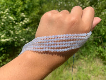 Charger l'image dans la galerie, Perles en calcédoine bleue CD, entre 4 et 10mm