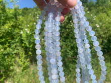 Charger l'image dans la galerie, Perles en calcédoine bleue CD, entre 4 et 10mm