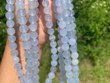 Charger l'image dans la galerie, Perles en calcédoine bleue CD, entre 4 et 10mm