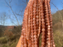 Charger l'image dans la galerie, Perles en pierre de lune pêche entre 4 et 10mm PLPU