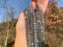 Charger l'image dans la galerie, Perles en labradorite entre 2 et 10mm LC