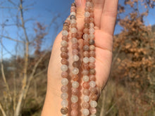 Charger l'image dans la galerie, Perles en pierre de lune multicolore entre 6 et 8mm PLMU