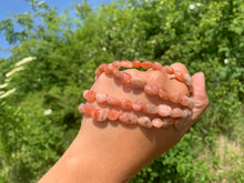 Charger l'image dans la galerie, Perles en pierre de soleil, forme petits galets 10-12mm