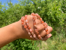 Charger l'image dans la galerie, Perles en pierre de soleil, forme petits galets 10-12mm