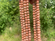 Charger l'image dans la galerie, Perles en microcline entre 6 et 10mm