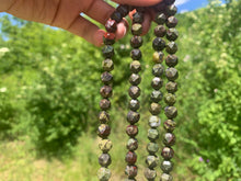 Charger l'image dans la galerie, Perles en jaspe sang de dragon forme diamant 8mm