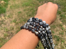 Charger l'image dans la galerie, Perles en jaspe picasso forme diamant, entre 6 et 10mm