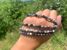 Charger l'image dans la galerie, Perles en jaspe picasso forme diamant, entre 6 et 10mm