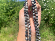 Charger l'image dans la galerie, Perles en jaspe picasso forme diamant, entre 6 et 10mm