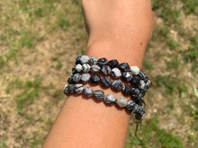 Charger l'image dans la galerie, Perles en jaspe picasso forme diamant, entre 6 et 10mm