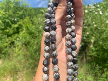 Charger l'image dans la galerie, Perles en jaspe picasso forme diamant, entre 6 et 10mm