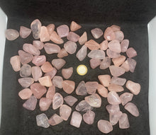 Charger l'image dans la galerie, Quartz rose, pierre roulée
