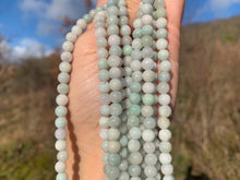 Charger l'image dans la galerie, Perles en jade jadéite entre 6 et 8mm