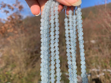 Charger l'image dans la galerie, Perles en aigue-marine entre 6 et 8mm AMD