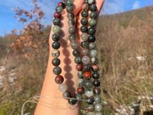 Charger l'image dans la galerie, Perles en jaspe héliotrope entre 4 et 12mm