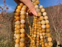 Charger l'image dans la galerie, Perles en aventurine jaune entre 4 et 12mm
