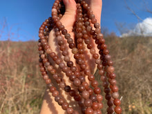 Charger l'image dans la galerie, Perles en aventurine de couleur aubergine entre 6 et 10mm