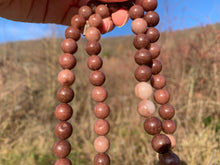 Charger l'image dans la galerie, Perles en aventurine de couleur aubergine entre 6 et 10mm