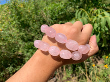 Charger l'image dans la galerie, Perles en quartz rose, forme galet de taille moyenne